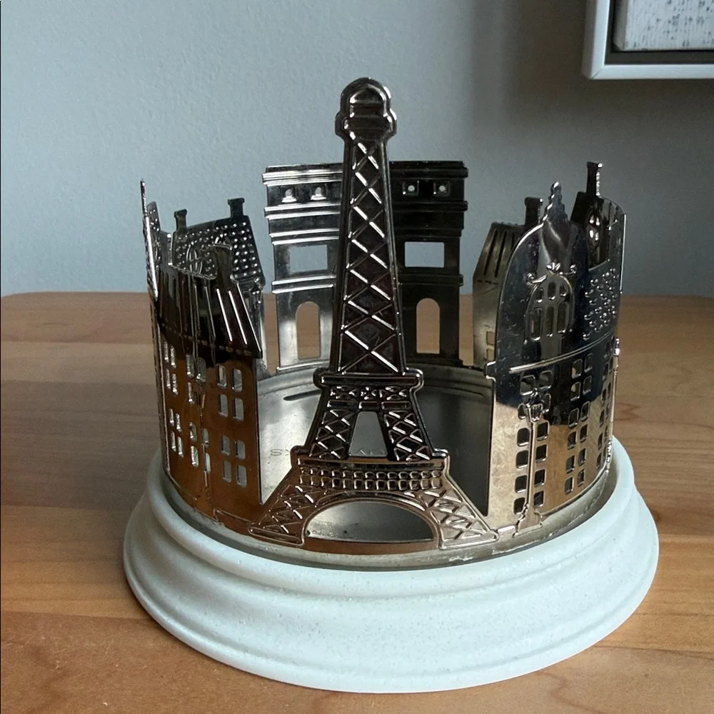 Bath & Body Works Emily in Paris Cityscape 3-Wick Candle Holder Silver / Chrome - Picture 3 of 16